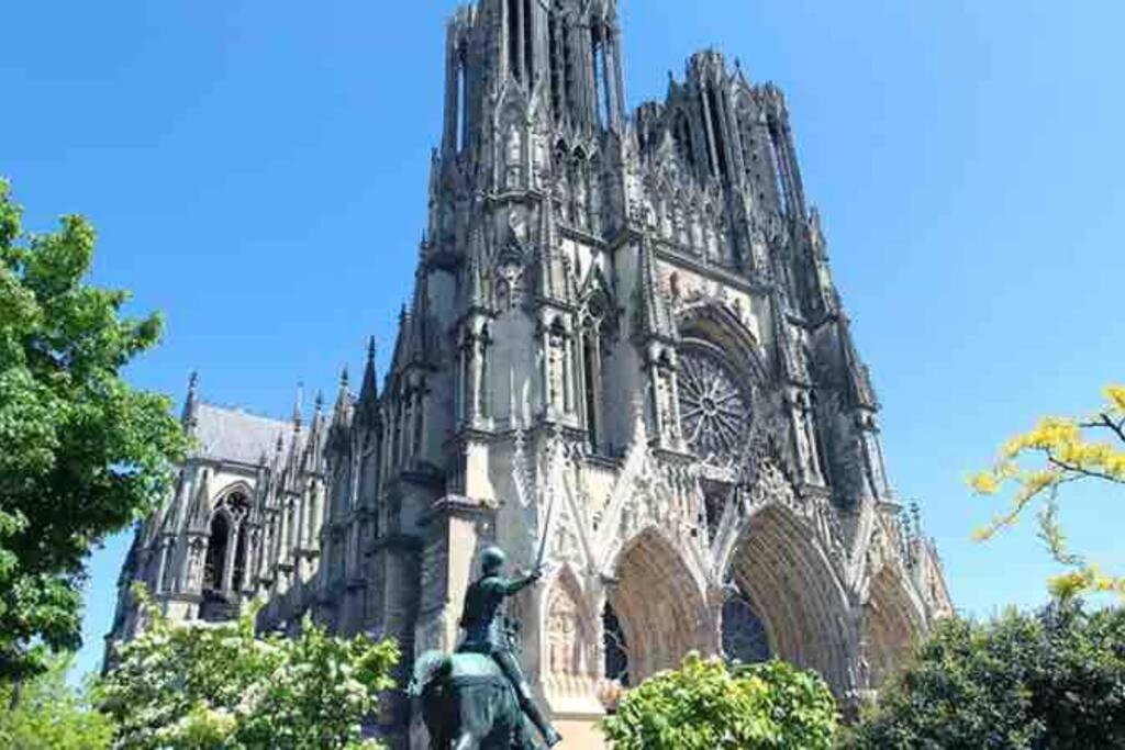 Apppartement Des Sacres De Reims Apartment Exterior photo